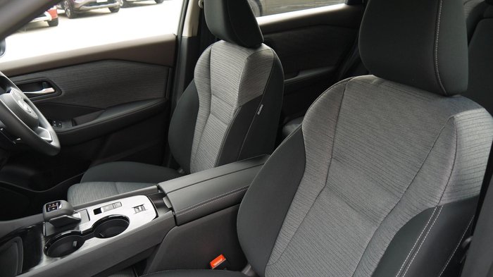 2025 Nissan X-TRAIL ST