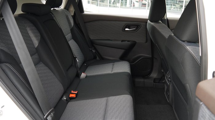 2025 Nissan X-TRAIL ST