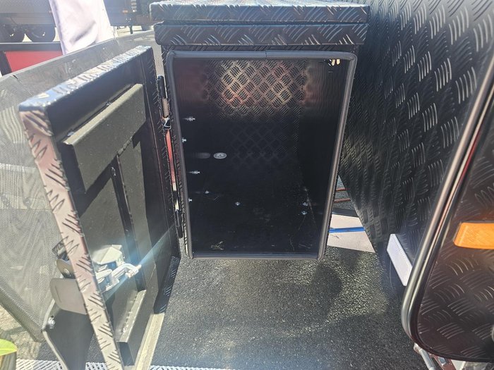 2025 New Age Caravans Desert Rose Dr18e My25