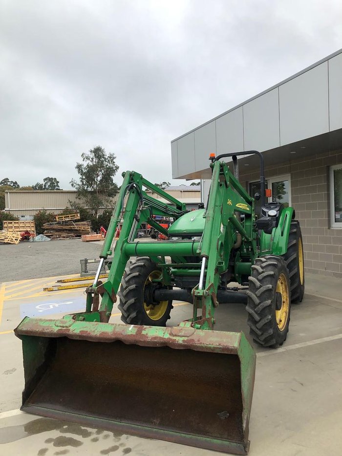 0 John Deere 5325 Rops Tractor & Bucket 67Hp 2556 Hours Green