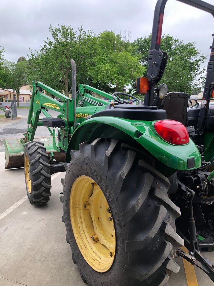 0 John Deere 5325 Rops Tractor & Bucket 67Hp 2556 Hours Green