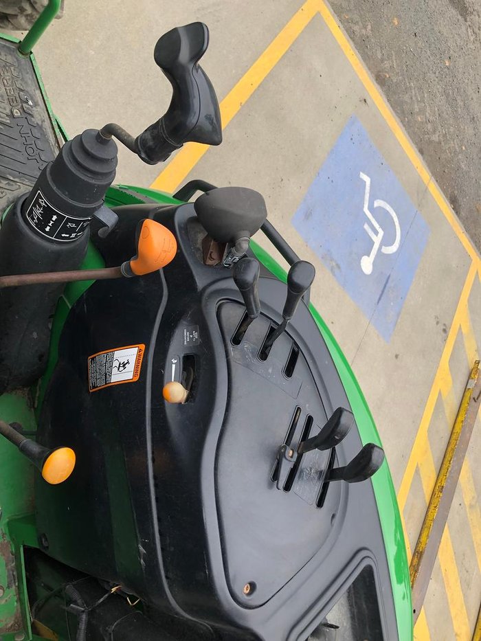 0 John Deere 5325 Rops Tractor & Bucket 67Hp 2556 Hours Green