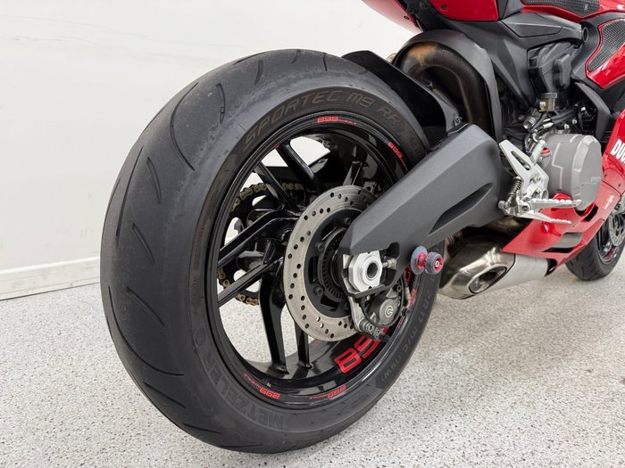 2015 DUCATI 899 PANIGALE Red