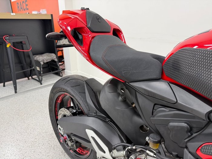2015 DUCATI 899 PANIGALE Red