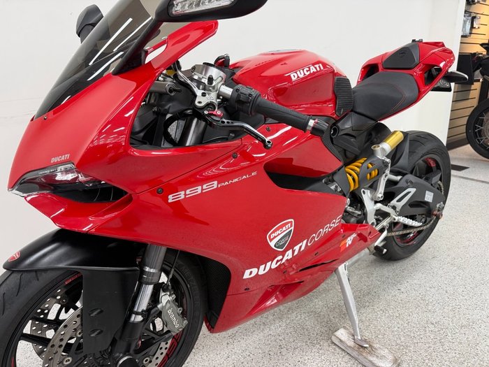 2015 DUCATI 899 PANIGALE Red