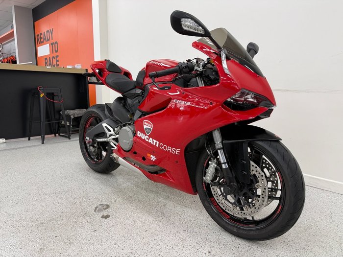 2015 DUCATI 899 PANIGALE Red