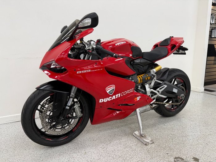 2015 DUCATI 899 PANIGALE Red