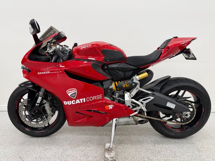 2015 DUCATI 899 PANIGALE Red