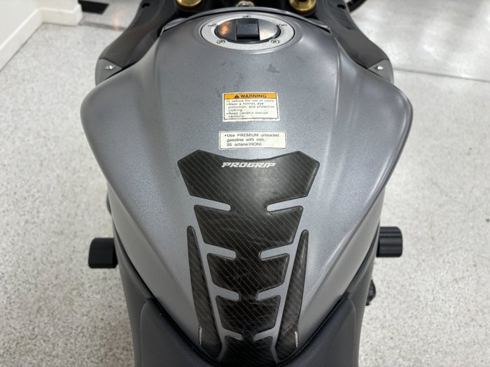 2015 Suzuki GSX-S1000F grey