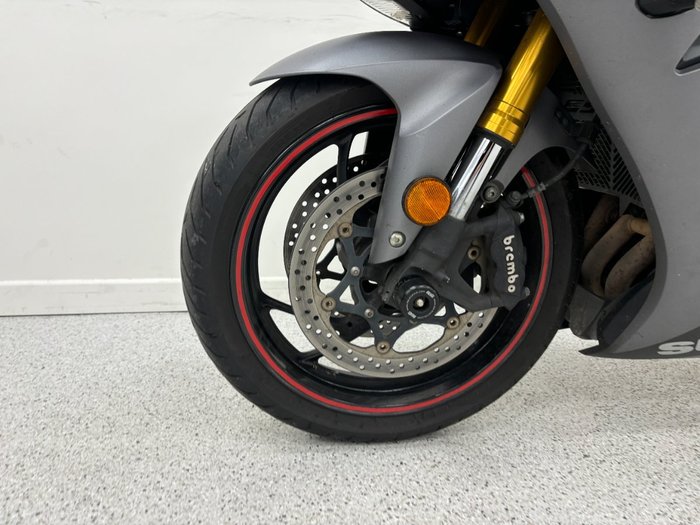 2015 Suzuki GSX-S1000F grey