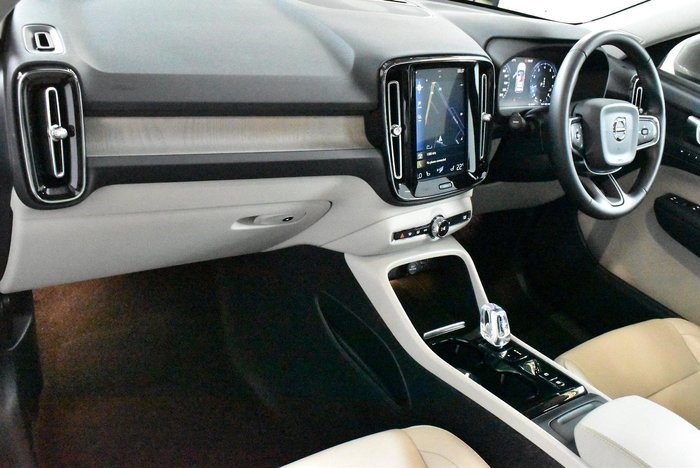 2019 Volvo XC40 T4 Inscription