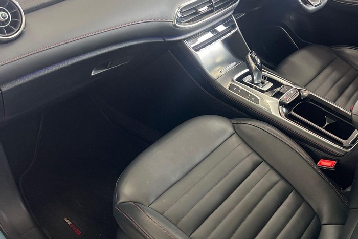 2021 MG HS PHEV Essence