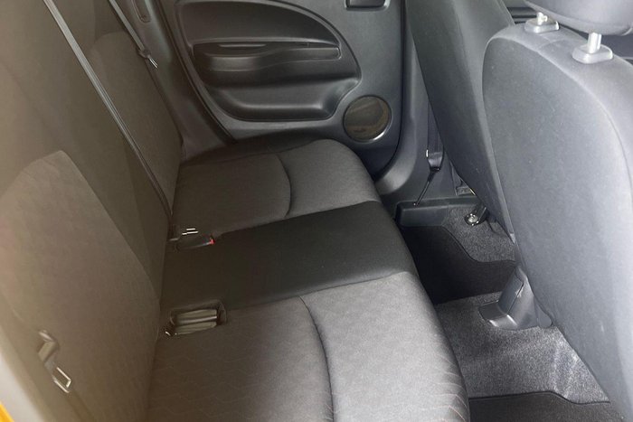 2021 Mitsubishi Mirage ES