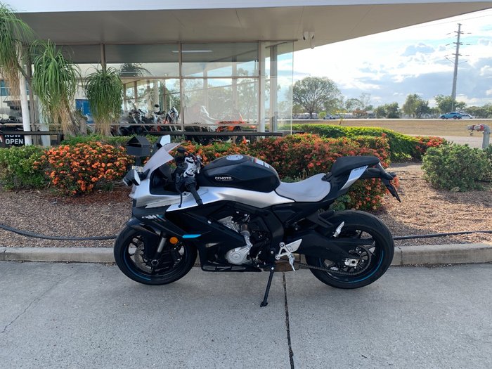 2025 CFMOTO 2025 CF Moto 675CC 675SR-R ABS NEBULA BLACK