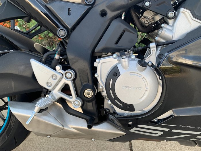 2025 CFMOTO 2025 CF Moto 675CC 675SR-R ABS NEBULA BLACK