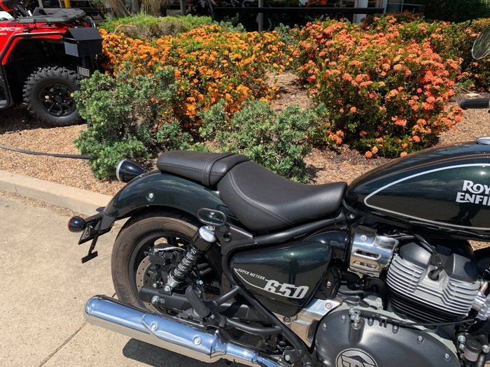 2024 Royal Enfield SUPER METEOR 650 Green