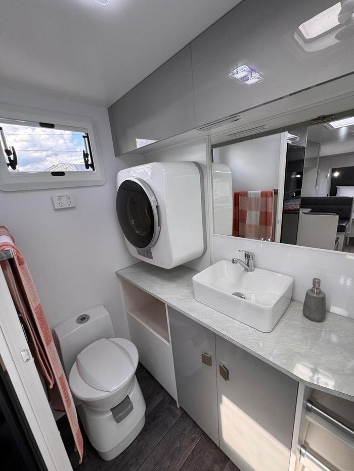 2024 Traveller Intrigue 20'6 Rear Door