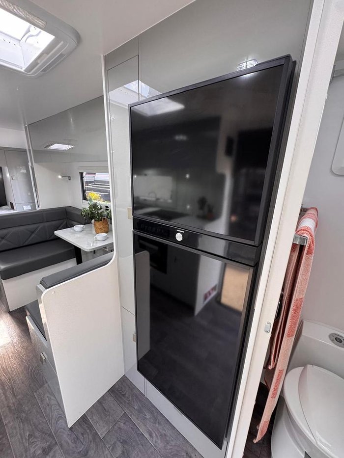 2024 Traveller Intrigue 20'6 Rear Door