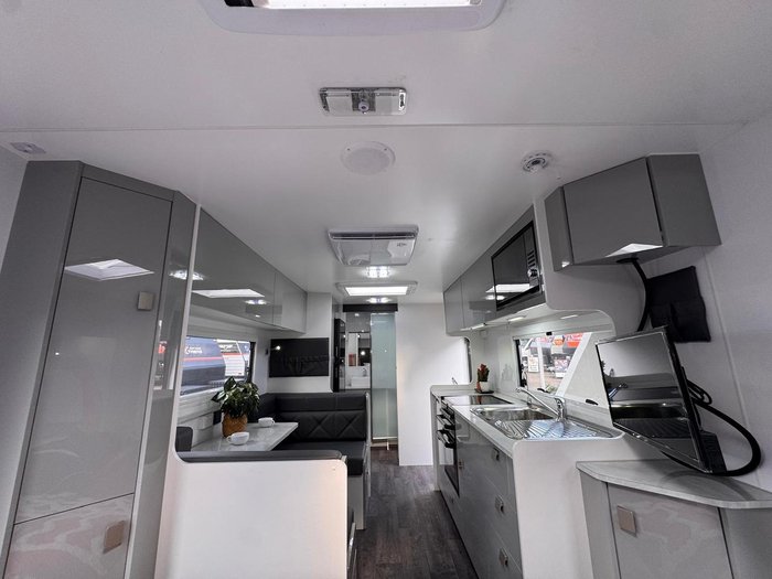 2024 Traveller Intrigue 20'6 Rear Door