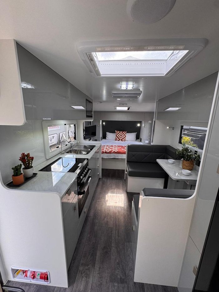 2024 Traveller Intrigue 20'6 Rear Door