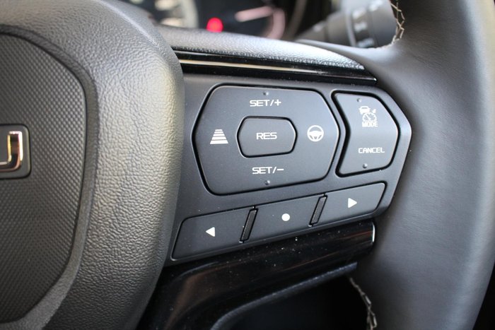 2025 Isuzu D-MAX BLADE