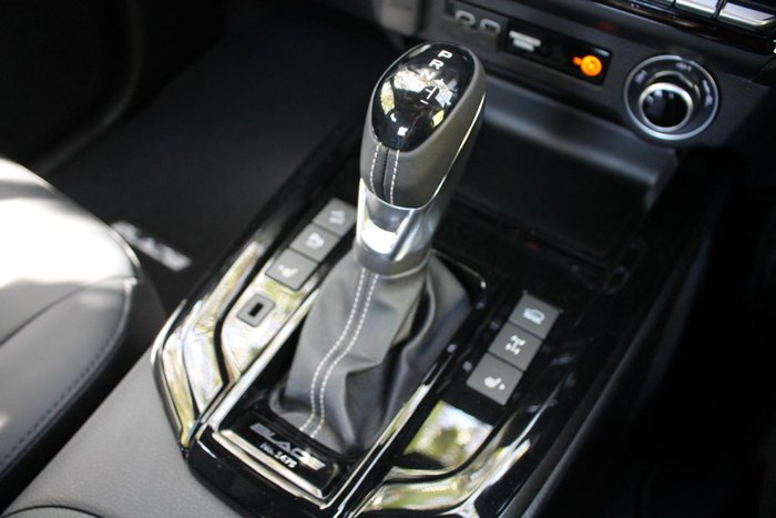 2025 Isuzu D-MAX BLADE