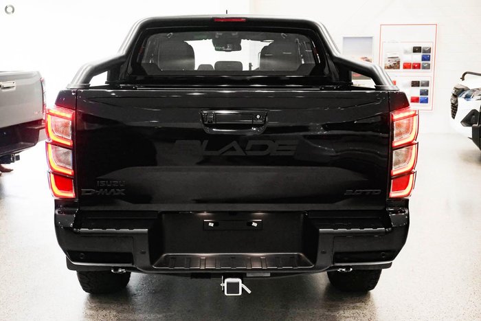 2025 Isuzu D-MAX BLADE