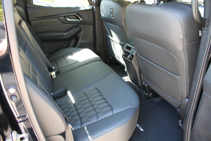 2025 Isuzu D-MAX BLADE