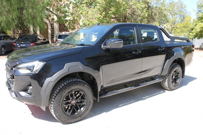 2025 Isuzu D-MAX BLADE