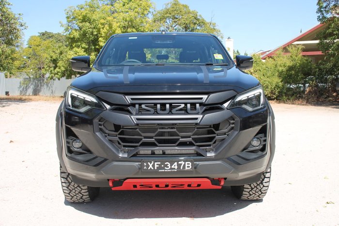 2025 Isuzu D-MAX BLADE