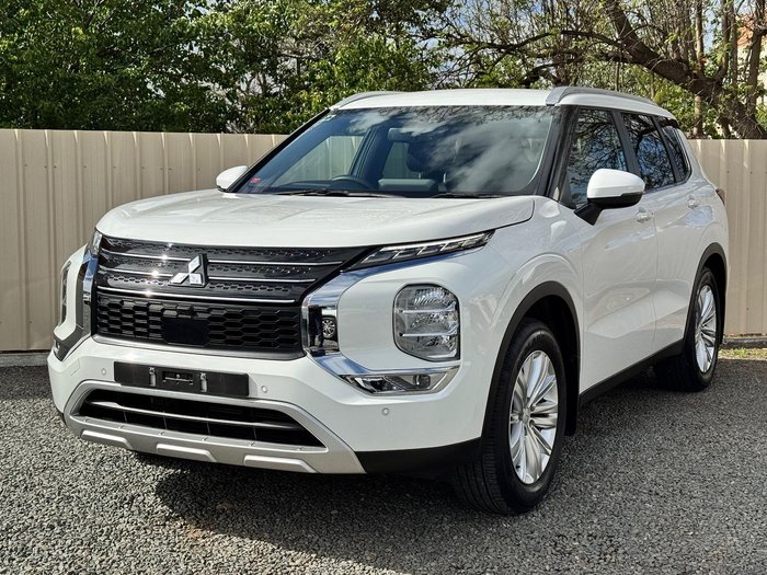 2022 Mitsubishi Outlander LS