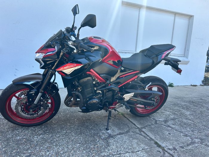 2024 Kawasaki Z900 (ZR900) RED