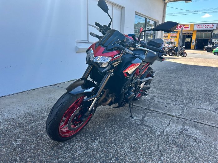 2024 Kawasaki Z900 (ZR900) RED