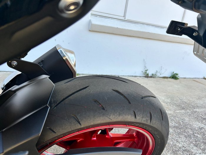 2024 Kawasaki Z900 (ZR900) RED