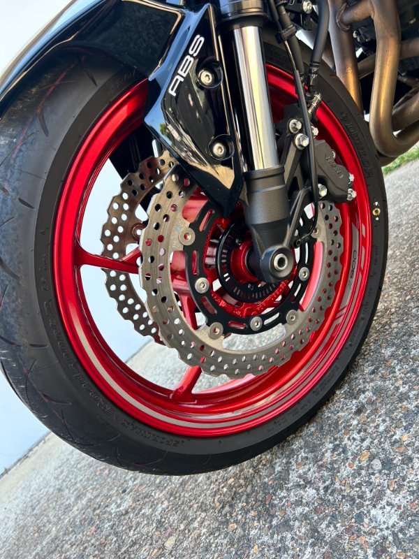 2024 Kawasaki Z900 (ZR900) RED