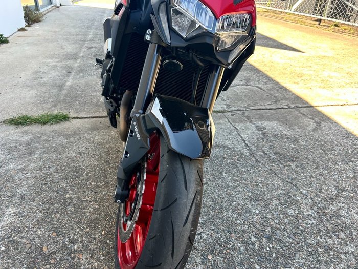 2024 Kawasaki Z900 (ZR900) RED