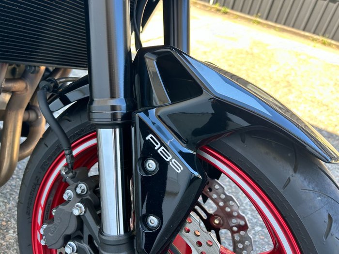 2024 Kawasaki Z900 (ZR900) RED