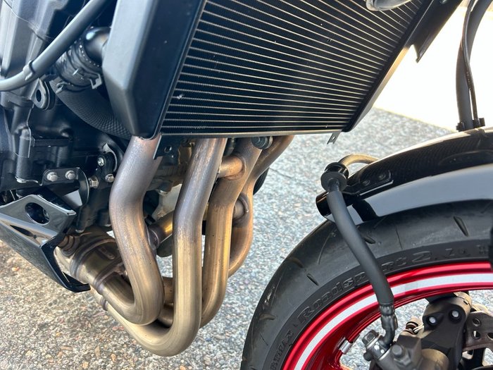 2024 Kawasaki Z900 (ZR900) RED