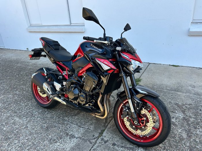 2024 Kawasaki Z900 (ZR900) RED
