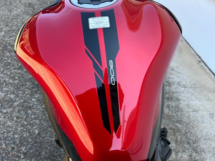 2024 Kawasaki Z900 (ZR900) RED