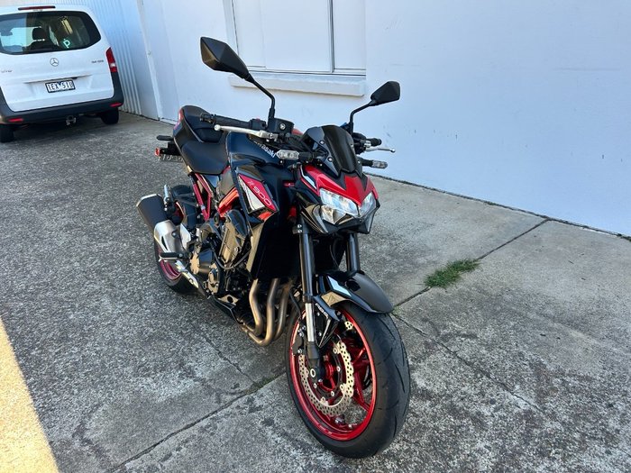 2024 Kawasaki Z900 (ZR900) RED