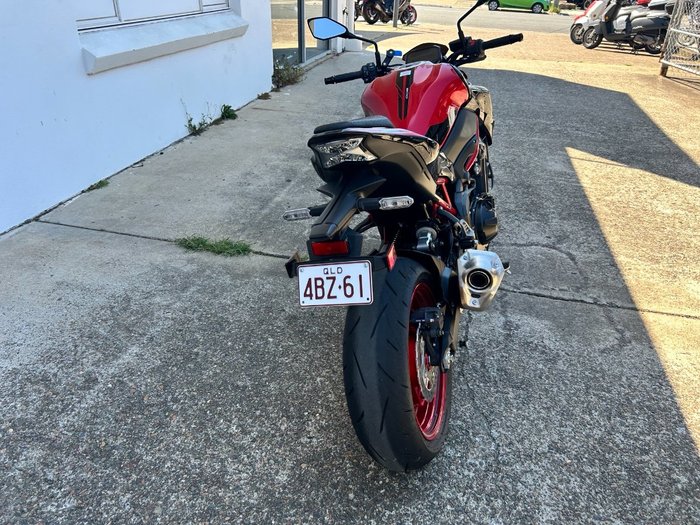 2024 Kawasaki Z900 (ZR900) RED