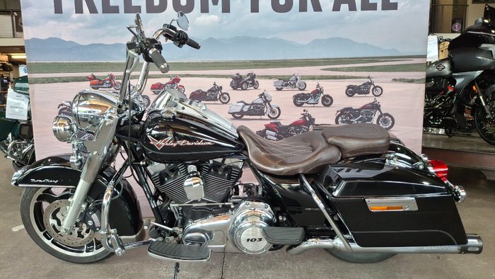 2011 Harley-davidson FLHR ROAD KING Black