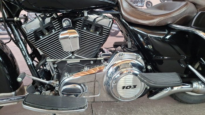 2011 Harley-davidson FLHR ROAD KING Black