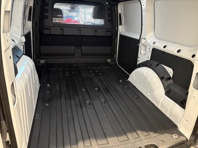 2024 Volkswagen Caddy TSI220