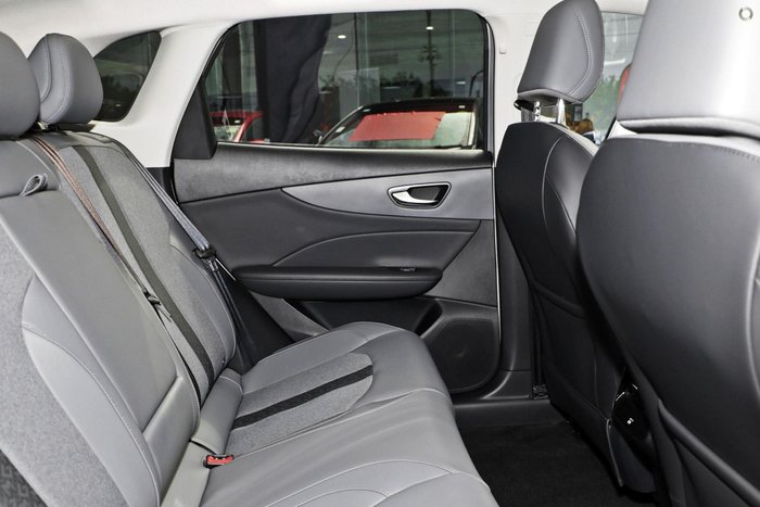 2025 MG MGS5 EV Essence 62 ZS3EM MY25 Sterling Silver