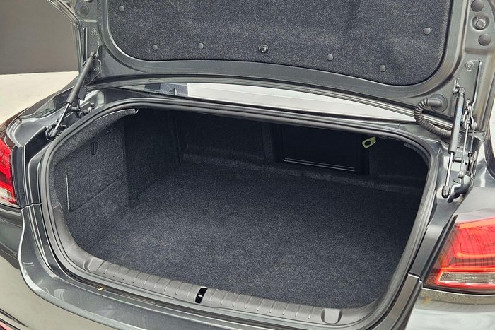 2017 Holden Commodore SV6