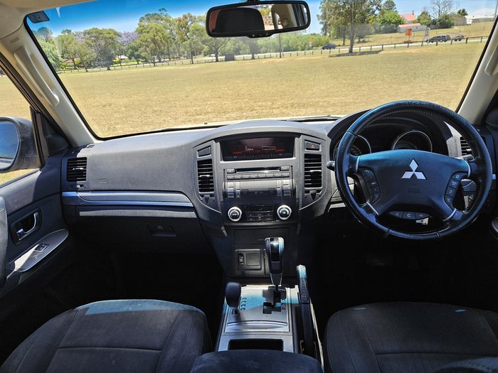 2013 Mitsubishi Pajero GLX-R