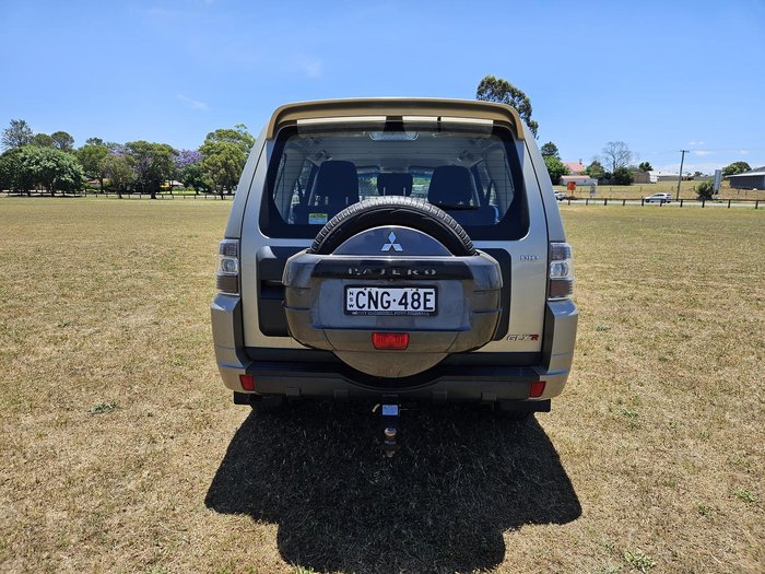 2013 Mitsubishi Pajero GLX-R
