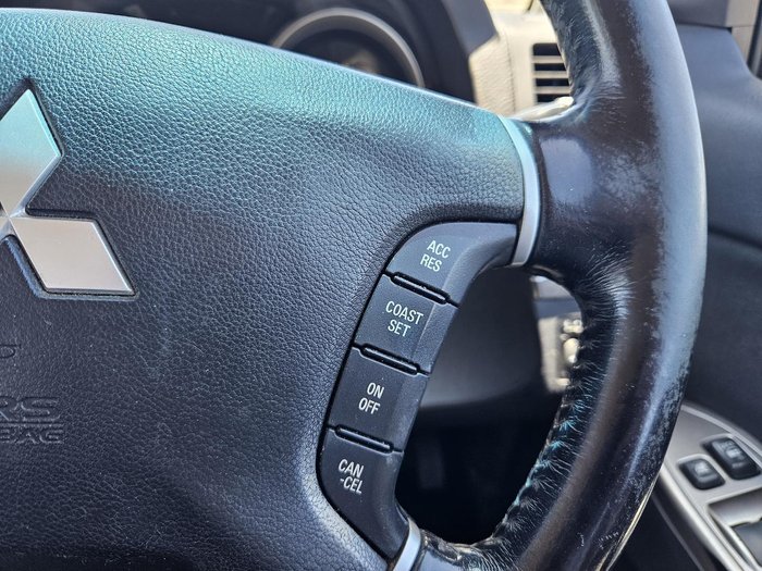 2013 Mitsubishi Pajero GLX-R